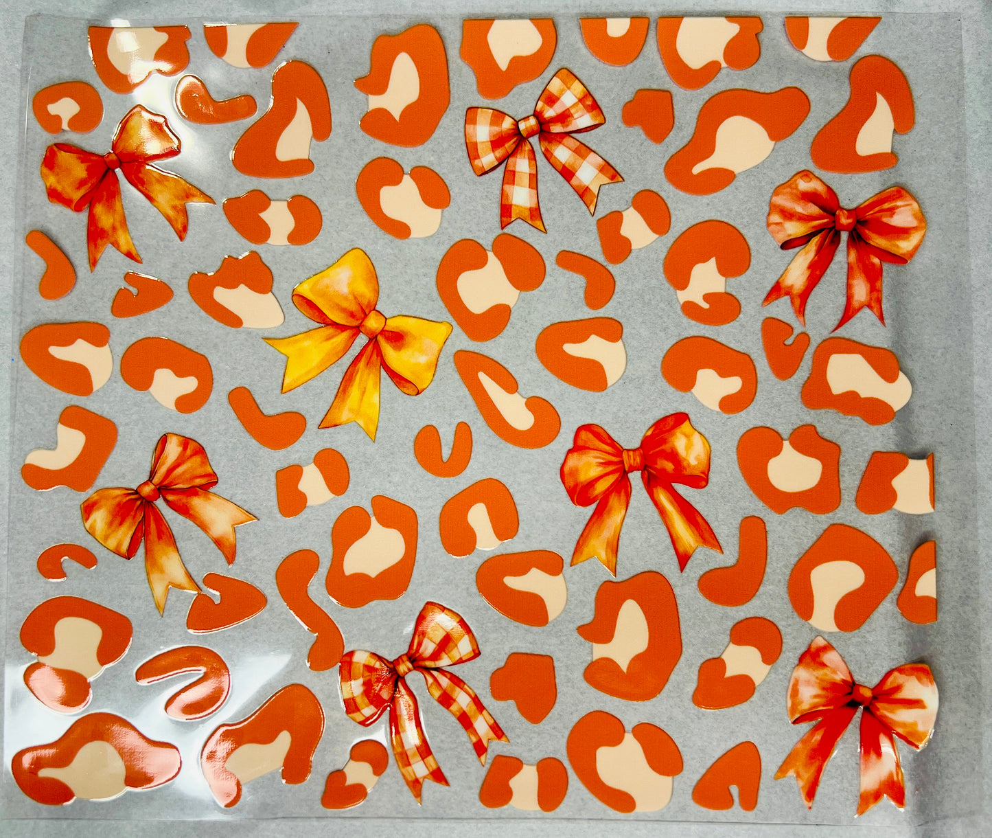 Orange leopard print with bows- 20oz